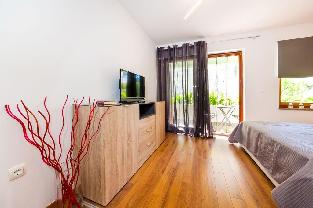 Evergreen Apartment