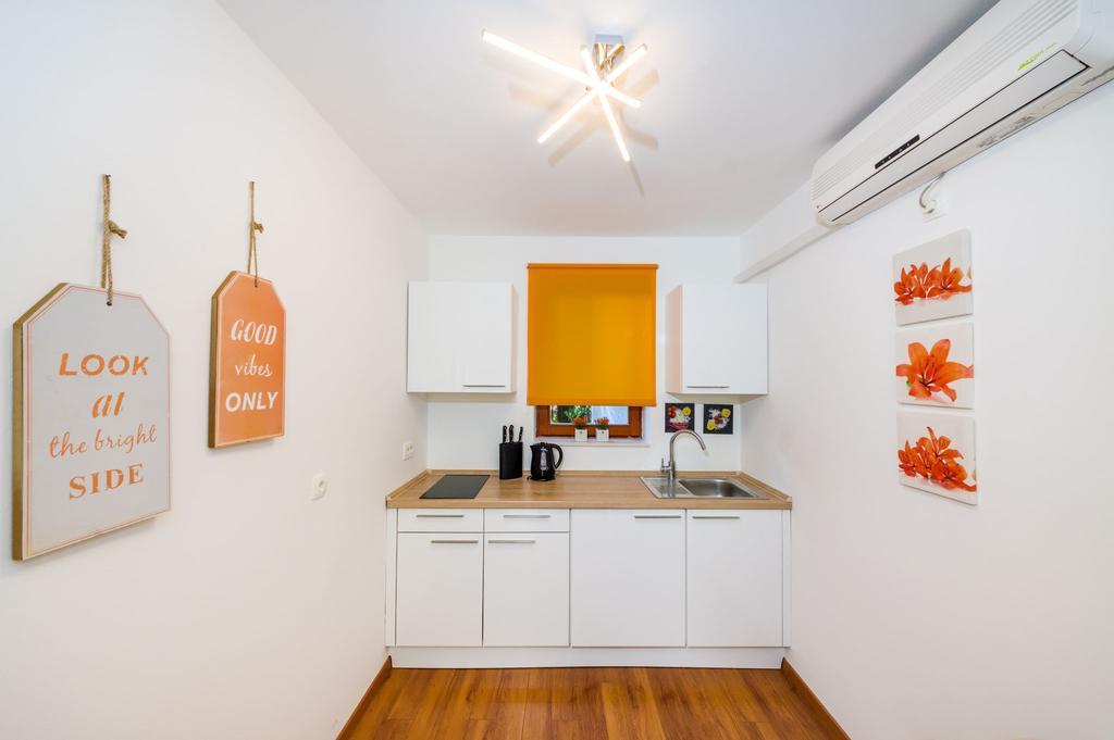 Evergreen Apartment *